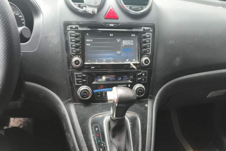 Used Haval H6 2016 Upgraded Model 1.5T Automatic Two-Wheel Drive Elite Version Audio And AC Panel