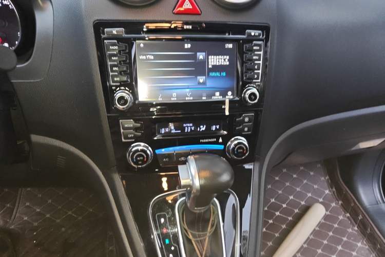 Used Haval H6 2016 Upgraded Model 1.5T Automatic Two-Wheel Drive Elite Version Audio And AC Panel