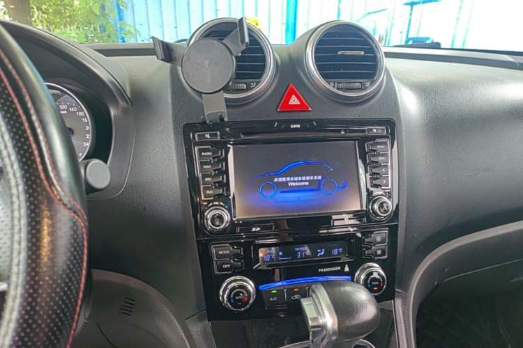 Used Haval H6 2016 Upgraded Model 1.5T Automatic Two-Wheel Drive Elite Version Audio And AC Panel