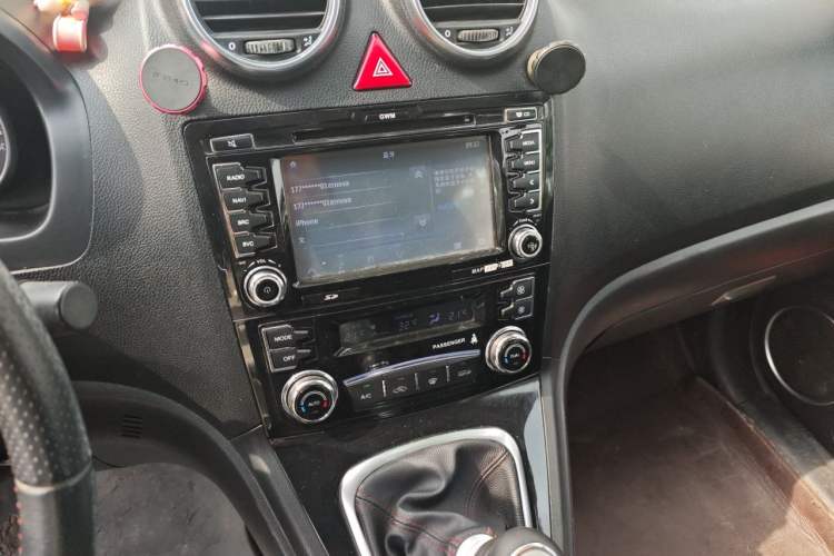 Used Haval H6 2016 Upgraded Model 1.5T Manual 4x4 Elite Version Audio And AC Panel