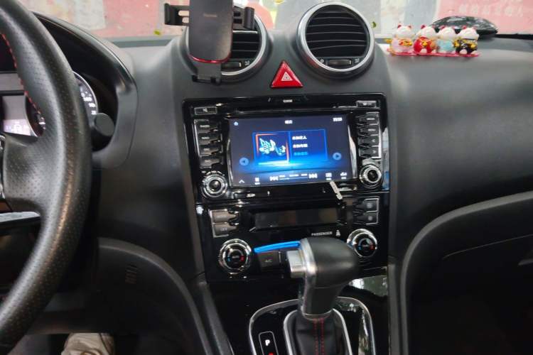 Used Haval H6 2016 Upgraded Model 1.5T Automatic Two-Wheel Drive Elite Version Audio And AC Panel