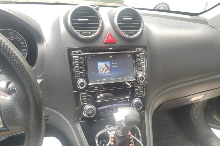 Used Haval H6 2016 Upgraded Model 1.5T Automatic Two-Wheel Drive Elite Version Audio And AC Panel