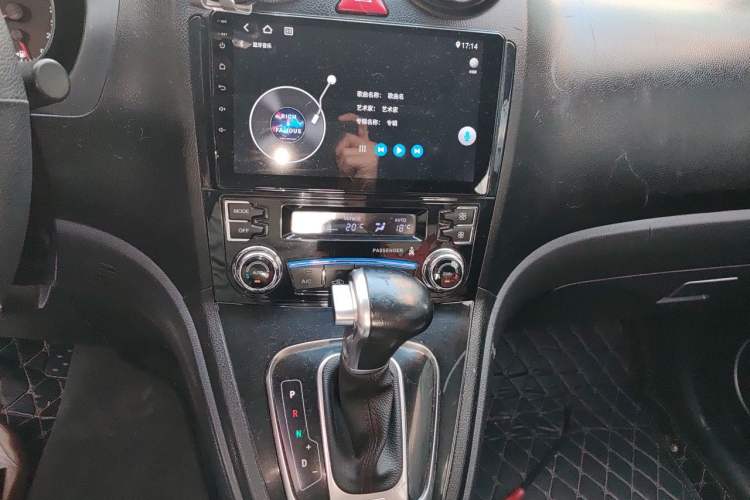 Used Haval H6 2016 Upgraded Model 1.5T Automatic Two-Wheel Drive Elite Version Audio And AC Panel