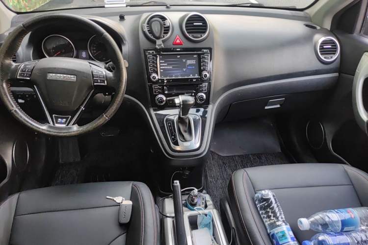 Used Haval H6 2016 Upgraded Model 1.5T Automatic Two-Wheel Drive Elite Version Center Console