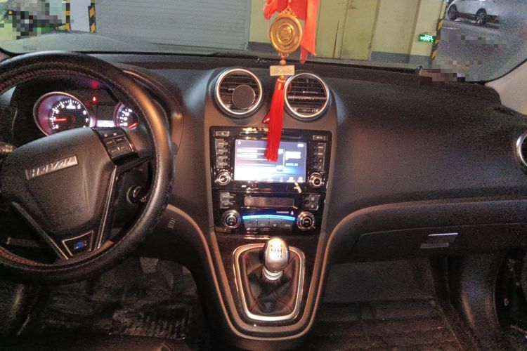 Used Haval H6 2016 Upgraded Model 1.5T Manual Two-Wheel Drive Elite Version Center Console