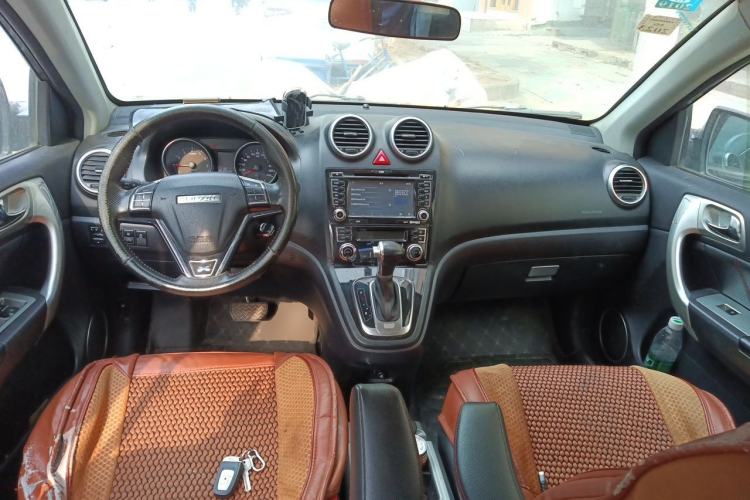 Used Haval H6 2016 Upgraded Model 1.5T Automatic Two-Wheel Drive Elite Version Center Console