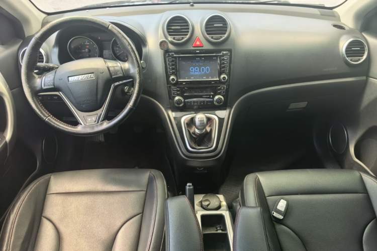 Used Haval H6 2016 Upgraded Model 1.5T Manual Two-Wheel Drive Elite Version Center Console