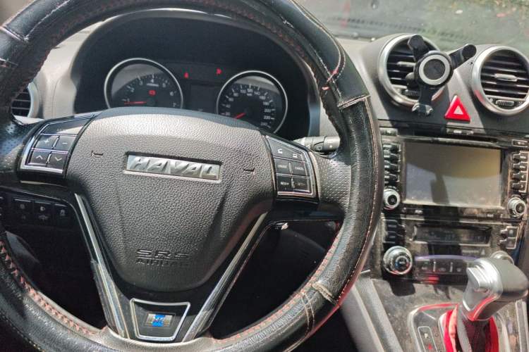 Used Haval H6 2016 Upgraded Model 1.5T Automatic Two-Wheel Drive Elite Version Center Console