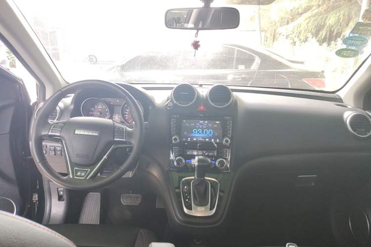 Used Haval H6 2016 Upgraded Model 1.5T Automatic Two-Wheel Drive Elite Version Center Console