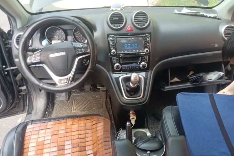 Used Haval H6 2016 Upgraded Model 1.5T Manual Two-Wheel Drive Elite Version Center Console