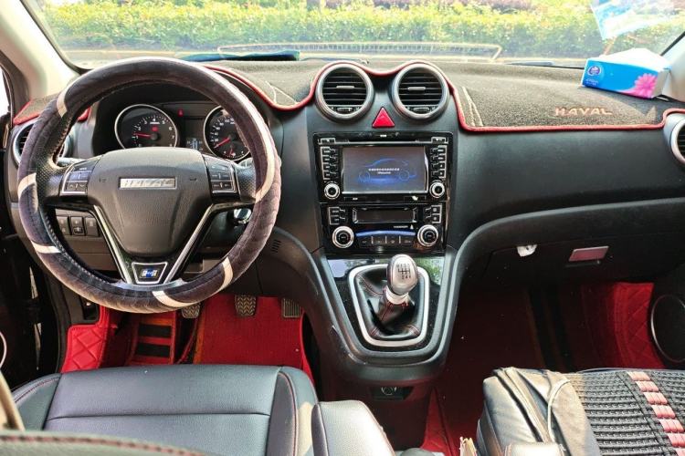Used Haval H6 2016 Upgraded Model 1.5T Manual Two-Wheel Drive Elite Version Center Console