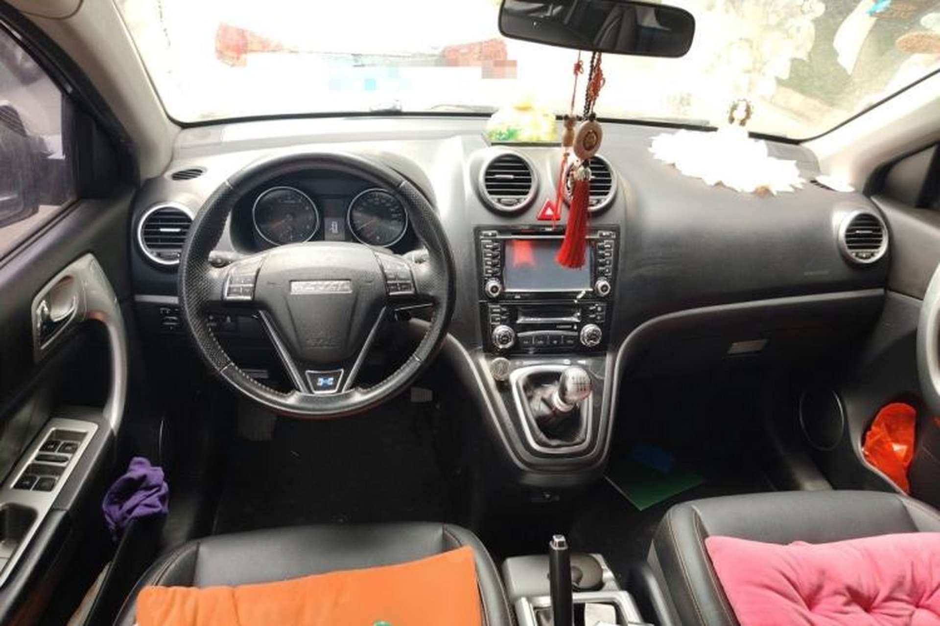Used Haval H6 2016 Upgraded Model 1.5T Manual Two-Wheel Drive Elite Version Center Console
