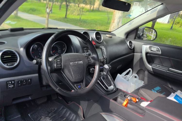 Used Haval H6 2016 Upgraded Model 1.5T Automatic Two-Wheel Drive Elite Version Center Console