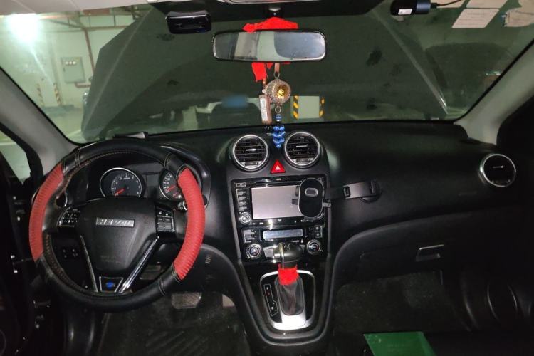 Used Haval H6 2016 Upgraded Model 1.5T Automatic Two-Wheel Drive Elite Version Center Console