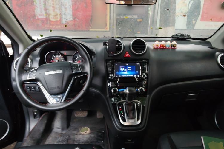 Used Haval H6 2016 Upgraded Model 1.5T Automatic Two-Wheel Drive Elite Version Center Console