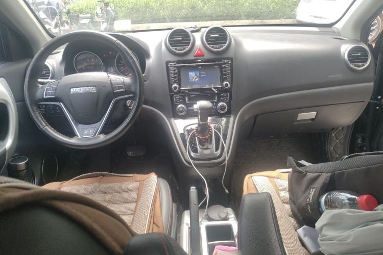 Used Haval H6 2016 Upgraded Model 1.5T Automatic Two-Wheel Drive Elite Version Center Console