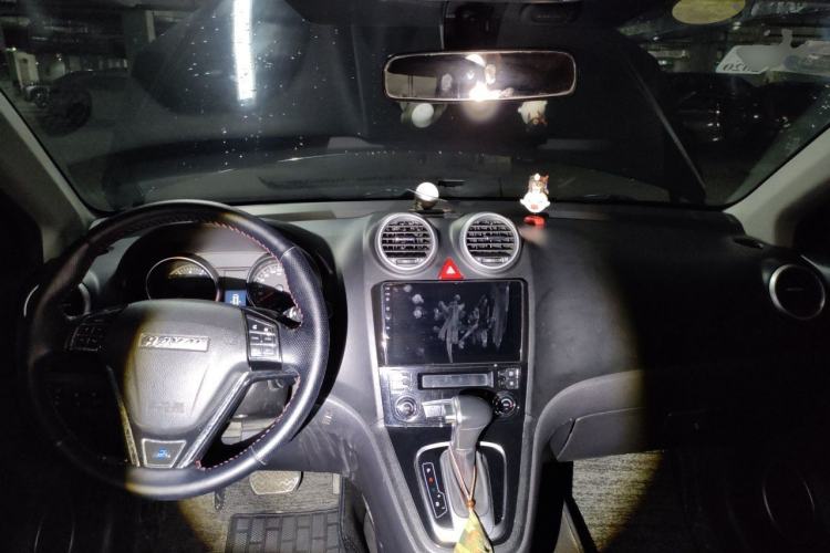 Used Haval H6 2016 Upgraded Model 1.5T Automatic Two-Wheel Drive Elite Version Center Console