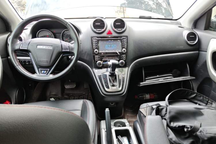 Used Haval H6 2016 Upgraded Model 1.5T Automatic Two-Wheel Drive Elite Version Center Console