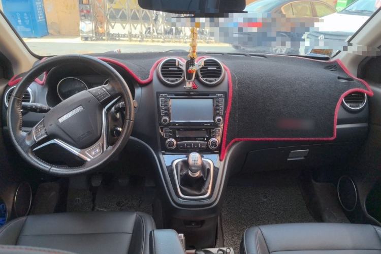 Used Haval H6 2016 Upgraded Model 1.5T Manual Two-Wheel Drive Elite Version Center Console