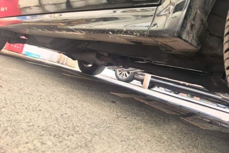 Used Haval H6 2016 Upgraded Model 1.5T Manual Two-Wheel Drive Elite Version Chassis Front Right