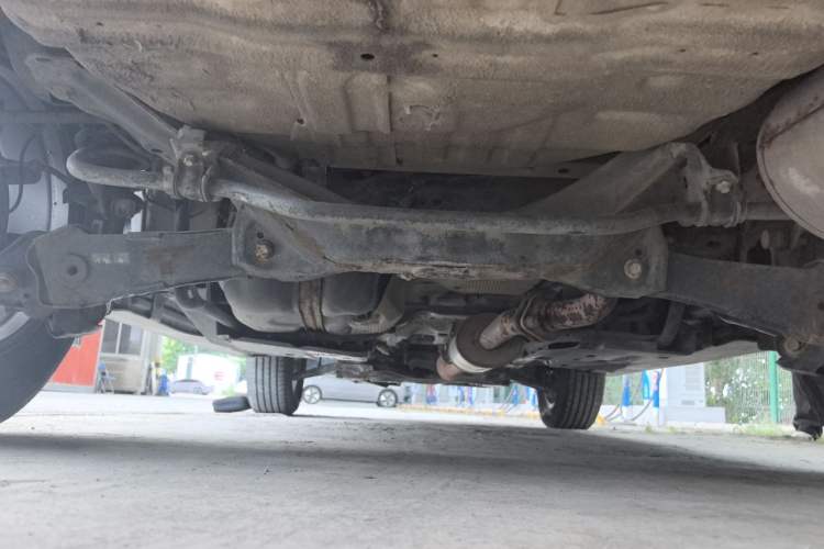 Used Haval H6 2016 Upgraded Model 1.5T Manual Two-Wheel Drive Elite Version Chassis Rear