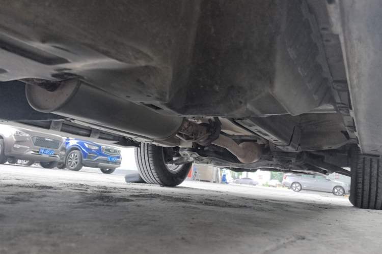 Used Haval H6 2016 Upgraded Model 1.5T Manual Two-Wheel Drive Elite Version Chassis Rear Right