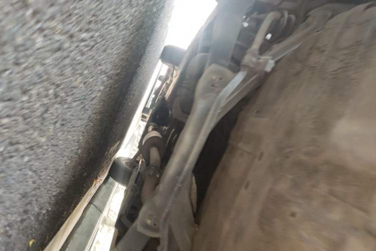 Used Haval H6 2016 Upgraded Model 1.5T Manual Two-Wheel Drive Urban Version Chassis Rear
