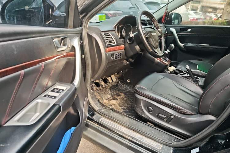 Used Haval H6 2016 Upgraded Model 1.5T Manual Two-Wheel Drive Prestige Version Driver Seat