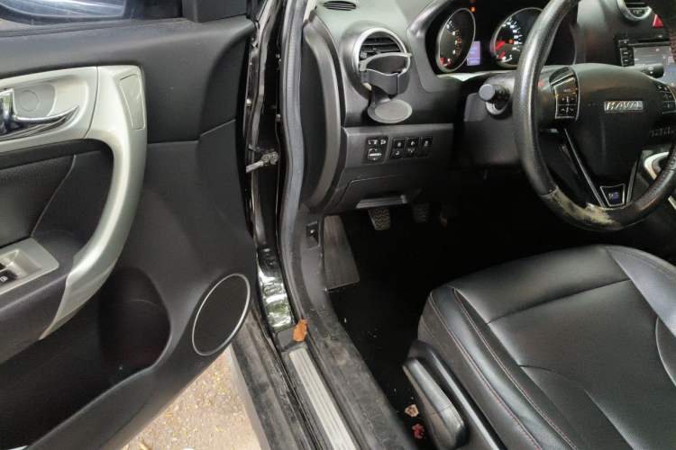Used Haval H6 2016 Upgraded Model 1.5T Manual Two-Wheel Drive Elite Version Driver Seat