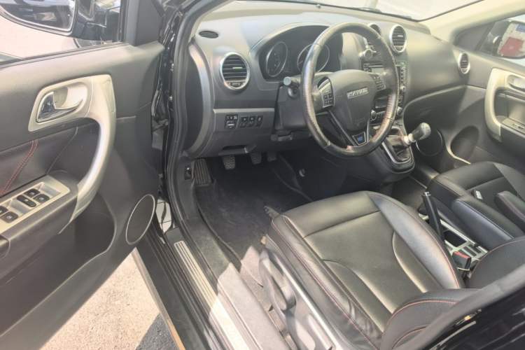 Used Haval H6 2016 Upgraded Model 1.5T Manual Two-Wheel Drive Elite Version Driver Seat