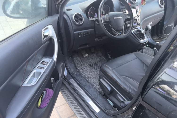 Used Haval H6 2016 Upgraded Model 1.5T Manual Two-Wheel Drive Elite Version Driver Seat