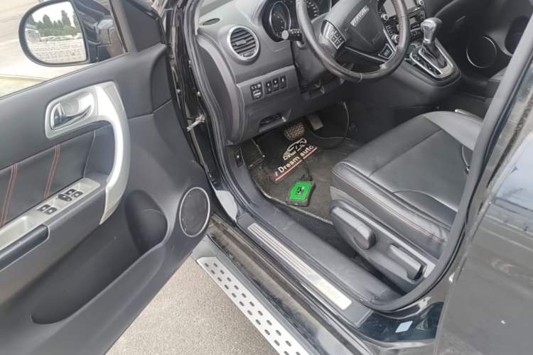 Used Haval H6 2016 Upgraded Model 1.5T Automatic Two-Wheel Drive Elite Version Driver Seat