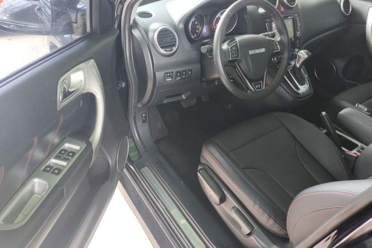 Used Haval H6 2016 Upgraded Model 1.5T Automatic Two-Wheel Drive Elite Version Driver Seat