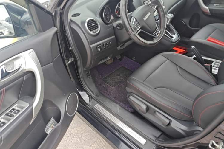 Used Haval H6 2016 Upgraded Model 1.5T Automatic Two-Wheel Drive Elite Version Driver Seat