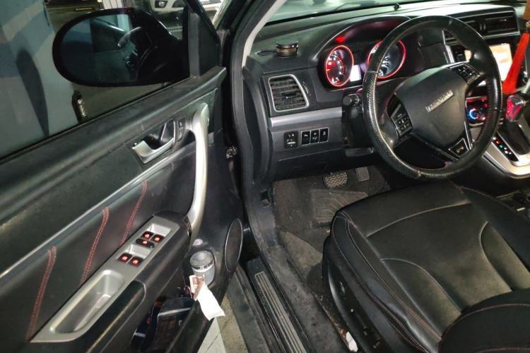 Used Haval H6 2016 Upgraded Model 1.5T Automatic Two-Wheel Drive Elite Version Driver Seat