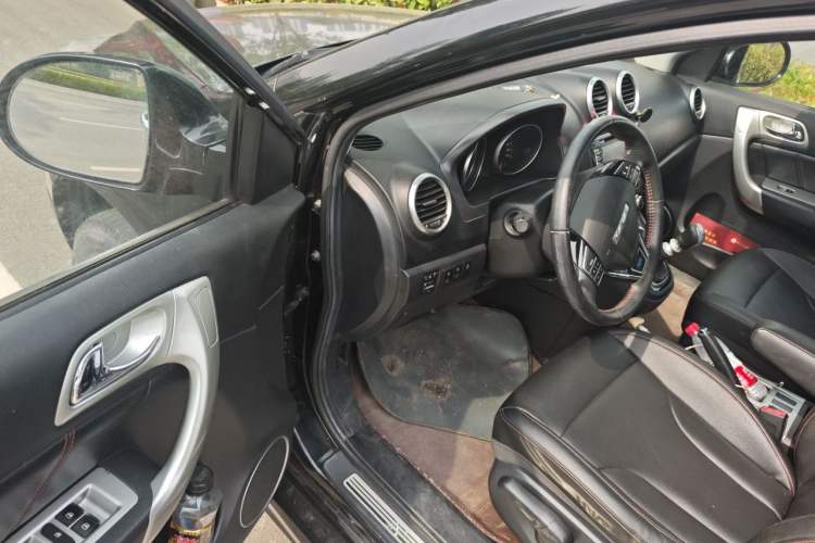 Used Haval H6 2016 Upgraded Model 1.5T Manual 4x4 Elite Version Driver Seat
