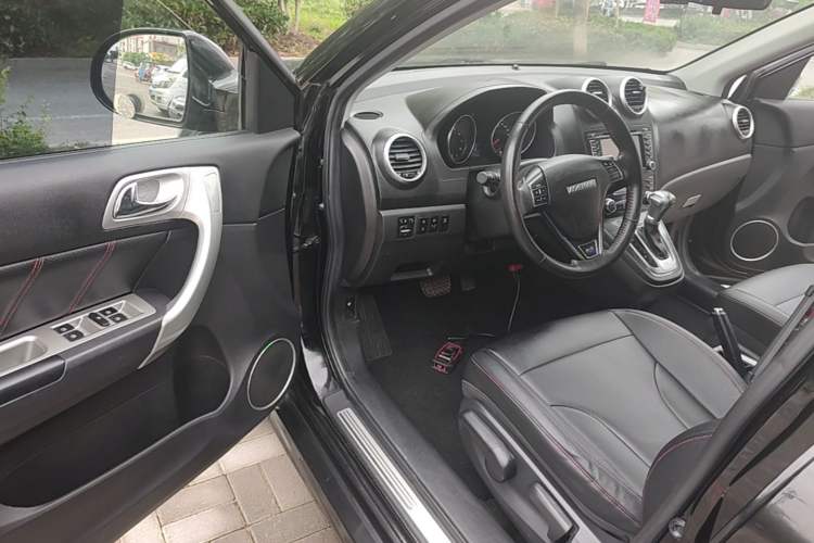 Used Haval H6 2016 Upgraded Model 1.5T Automatic Two-Wheel Drive Elite Version Driver Seat