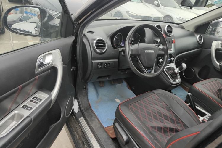 Used Haval H6 2016 Upgraded Model 1.5T Manual Two-Wheel Drive Value Edition Driver Seat