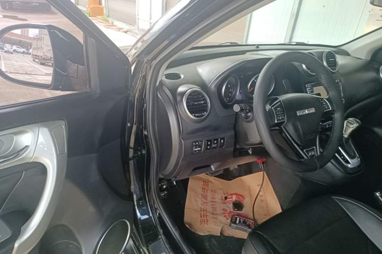 Used Haval H6 2016 Upgraded Model 1.5T Automatic Two-Wheel Drive Elite Version Driver Seat