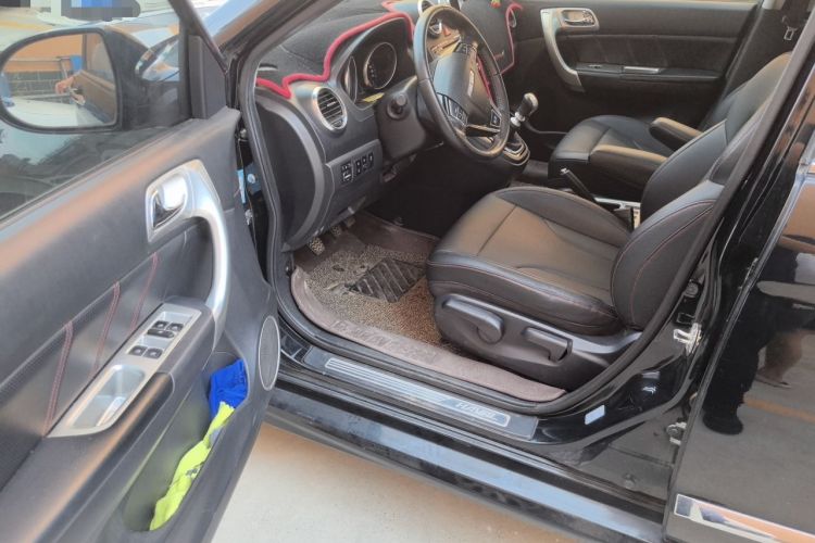 Used Haval H6 2016 Upgraded Model 1.5T Manual Two-Wheel Drive Elite Version Driver Seat