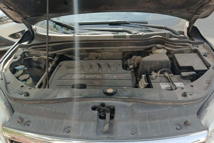 Used Haval H6 2016 Upgraded Model 1.5T Automatic Two-Wheel Drive Elite Version Engine Bay