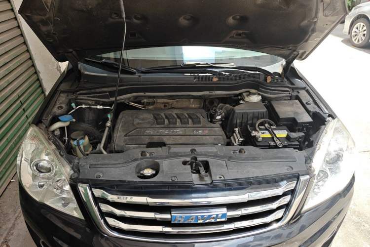 Used Haval H6 2016 Upgraded Model 1.5T Automatic Two-Wheel Drive Elite Version Engine Bay