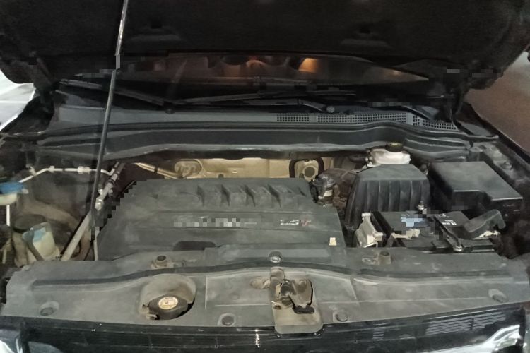 Used Haval H6 2016 Upgraded Model 1.5T Manual Two-Wheel Drive Elite Version Engine Bay