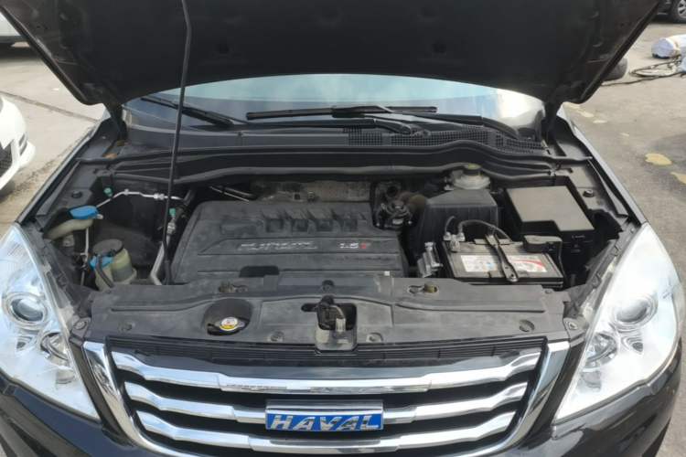 Used Haval H6 2016 Upgraded Model 1.5T Automatic Two-Wheel Drive Elite Version Engine Bay