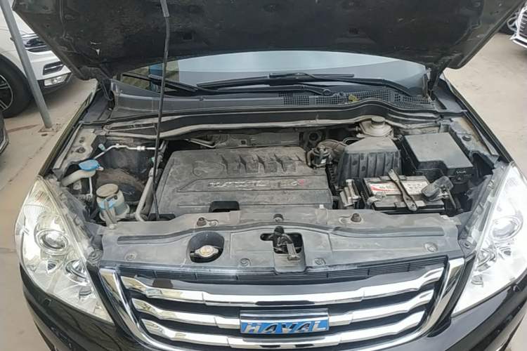 Used Haval H6 2016 Upgraded Model 1.5T Manual Two-Wheel Drive Elite Version Engine Bay