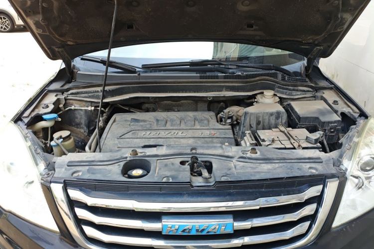 Used Haval H6 2016 Upgraded Model 1.5T Manual Two-Wheel Drive Elite Version Engine Bay