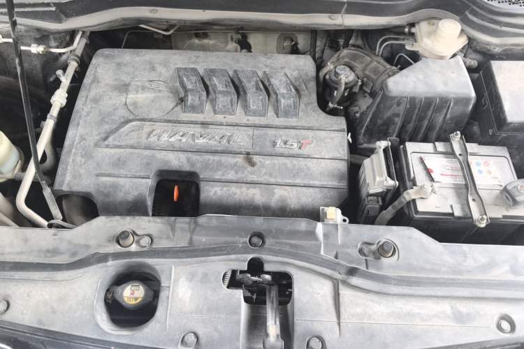 Used Haval H6 2016 Upgraded Model 1.5T Manual Two-Wheel Drive Elite Version Engine Bay