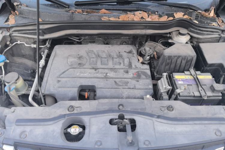 Used Haval H6 2016 Upgraded Model 1.5T Manual Two-Wheel Drive Elite Version Engine Bay