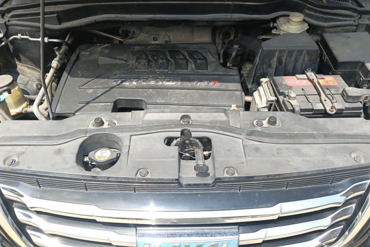 Used Haval H6 2016 Upgraded Model 1.5T Manual Two-Wheel Drive Elite Version Engine Bay