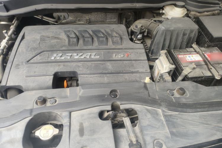 Used Haval H6 2016 Upgraded Model 1.5T Manual Two-Wheel Drive Elite Version Engine Bay